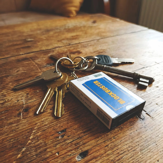 llavero-vhs-blockbuster-2retro-decoracion-peliculas-chile-monstaki